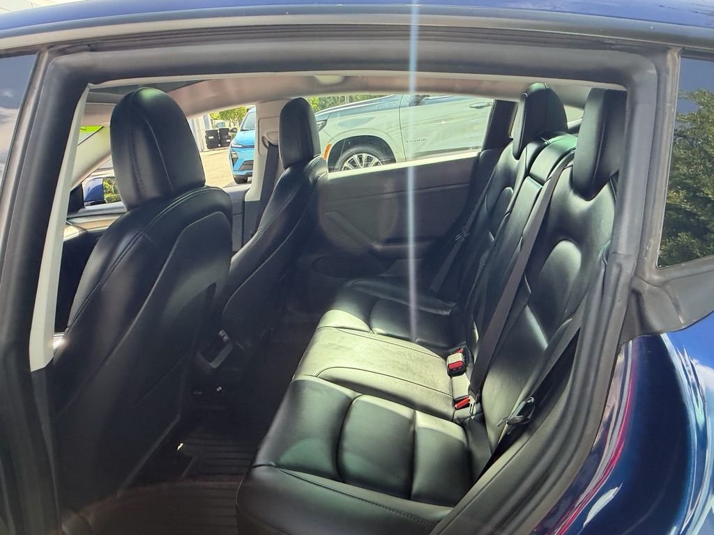 Used 2022  Tesla Long Range image 12