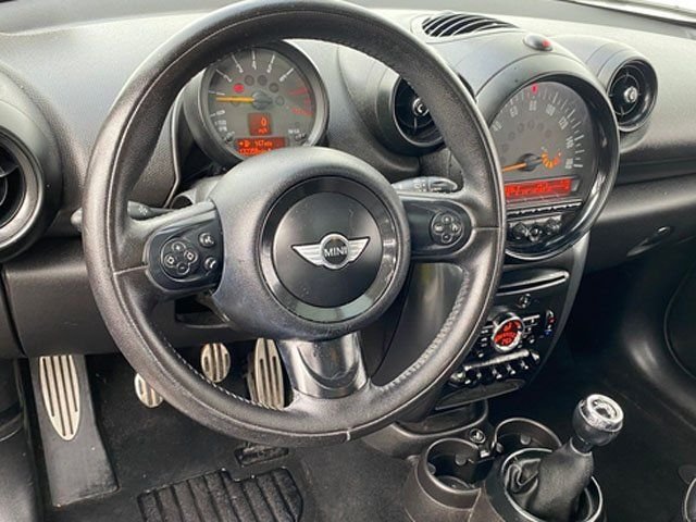 Used 2015 Black MINI Paceman image 9