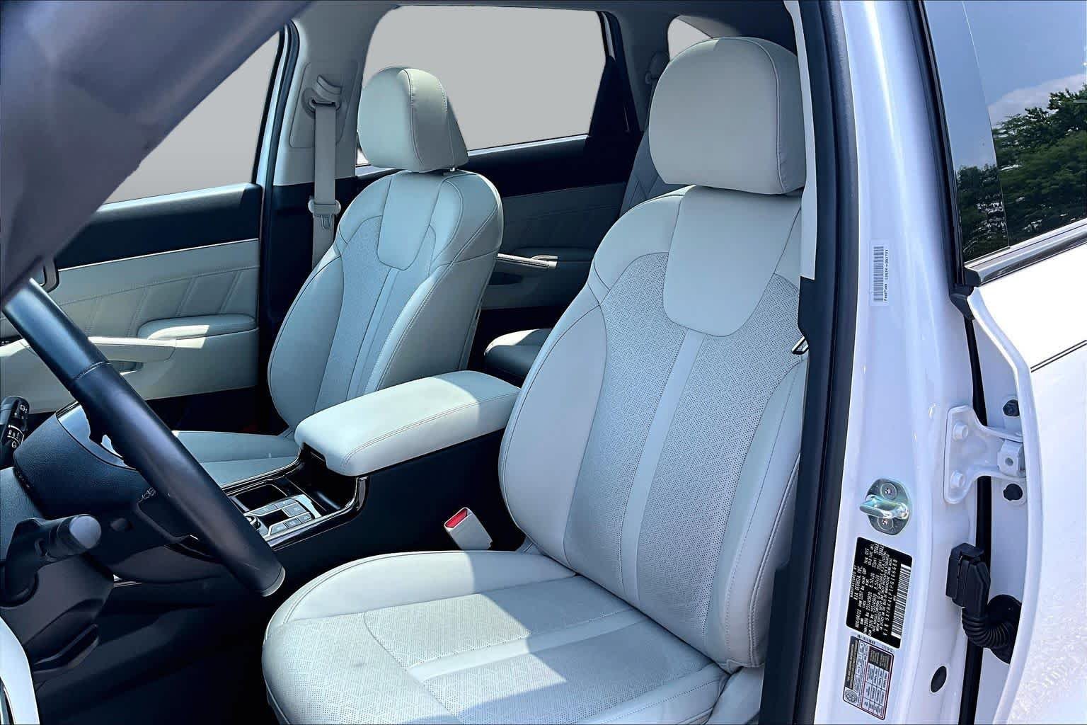 Used 2023 Glacial White Pearl Kia SX image 8