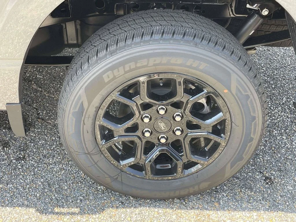 New 2026 Carbonized Gray Metallic Ford XLT image 9