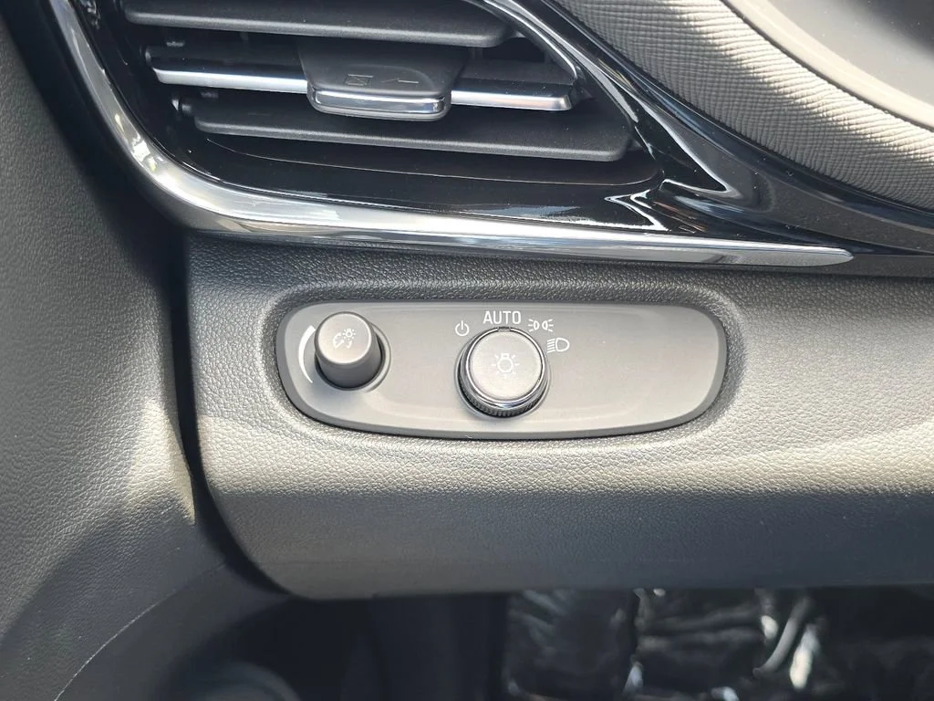 2026 Buick Envista Sport Touring - Photo 18