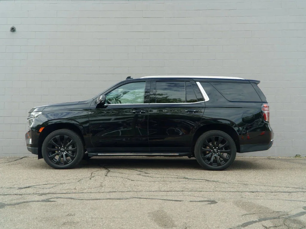Used 2023 BLACK Chevrolet LT image 2