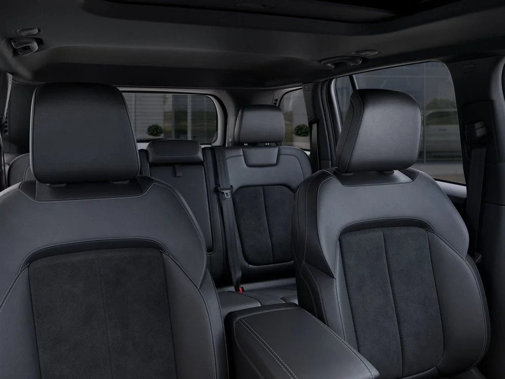 Used 2026 White Jeep Altitude image 26