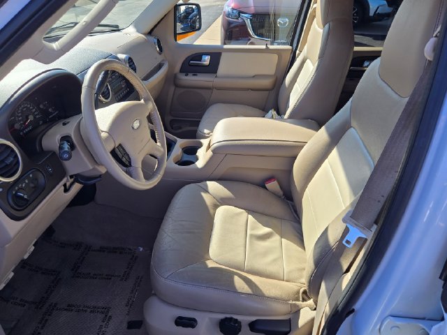 Used 2004 White Ford Eddie Bauer image 28