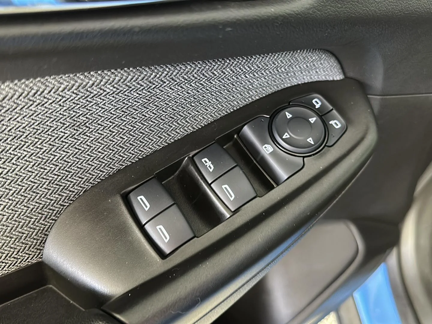 Used 2024 Fountain Blue Chevrolet LT image 7