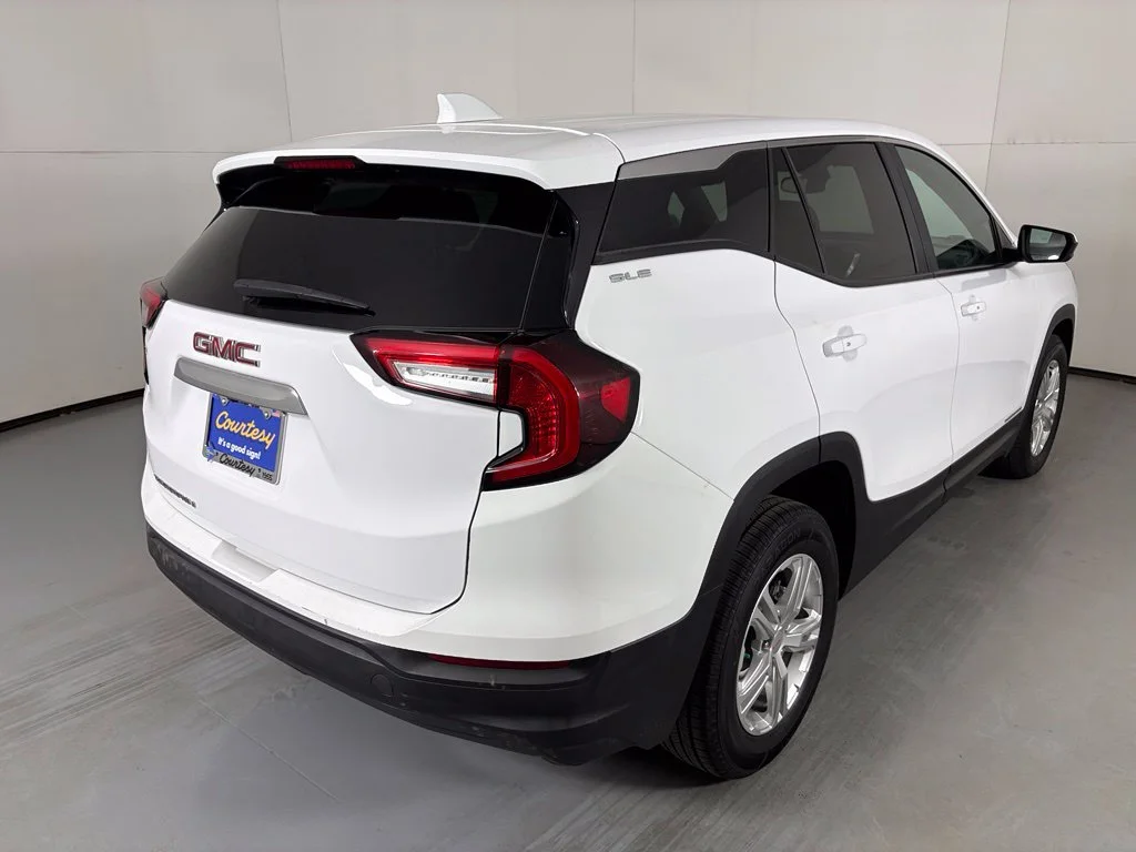 Used 2024 White GMC SLE image 8