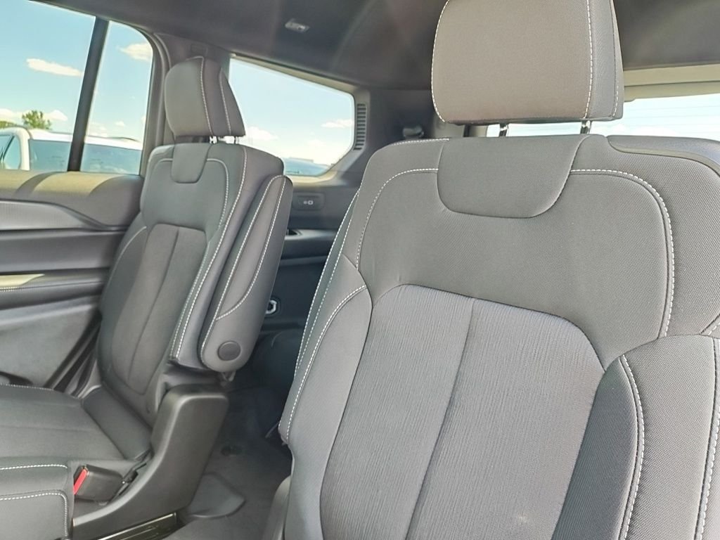 New 2026 Baltic Gray Metallic Clear-Coat Exterior Paint Jeep Laredo X image 31