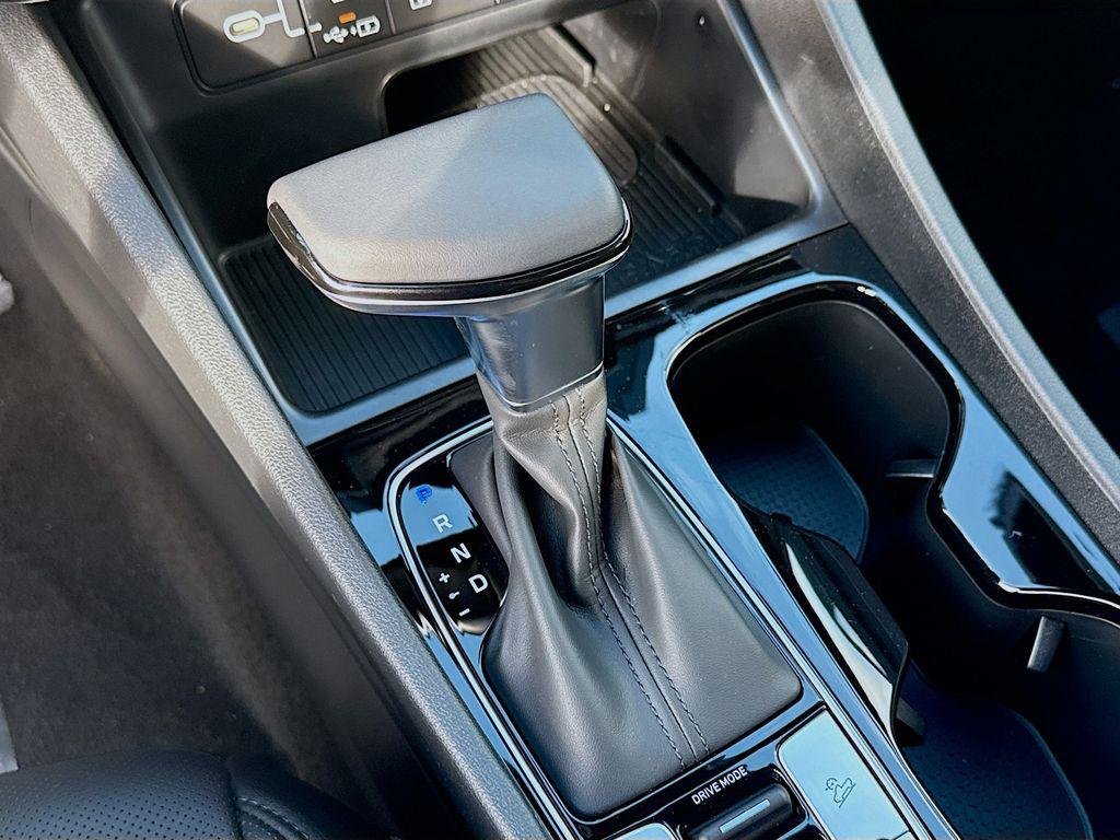 2026 Hyundai Santa Cruz Limited - Photo 14