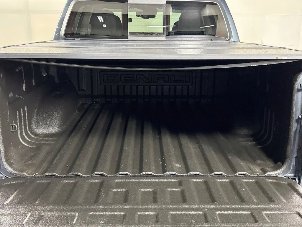 Used 2019 Blue GMC Denali image 21