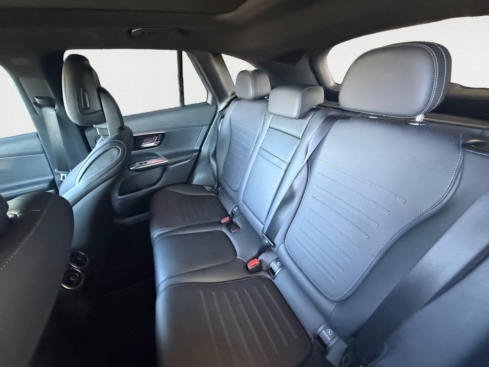 Used 2026 Silver Metallic Mercedes-Benz GLC 300 image 13