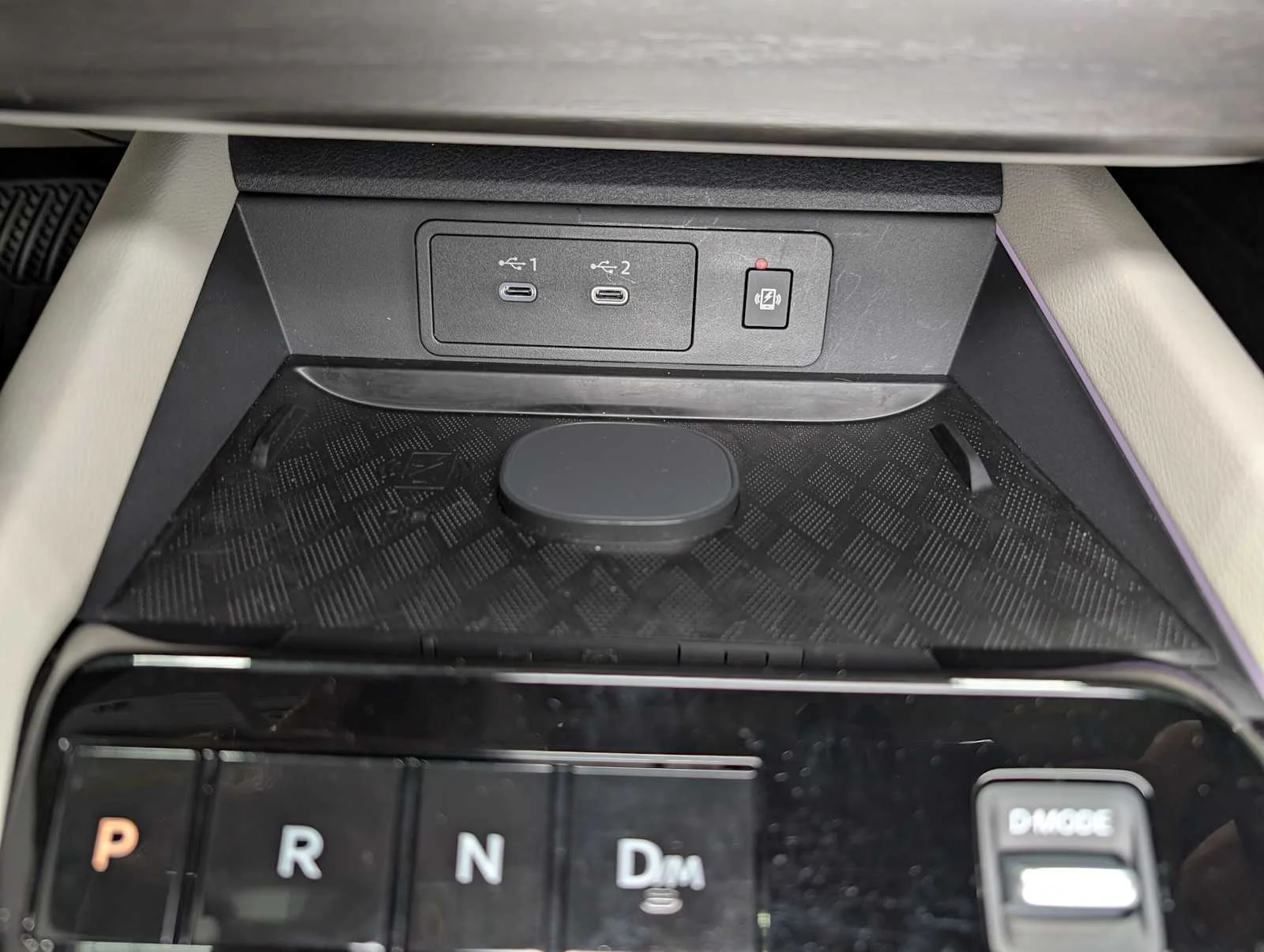 Used 2026 Champagne Silver Metallic Nissan Platinum image 31
