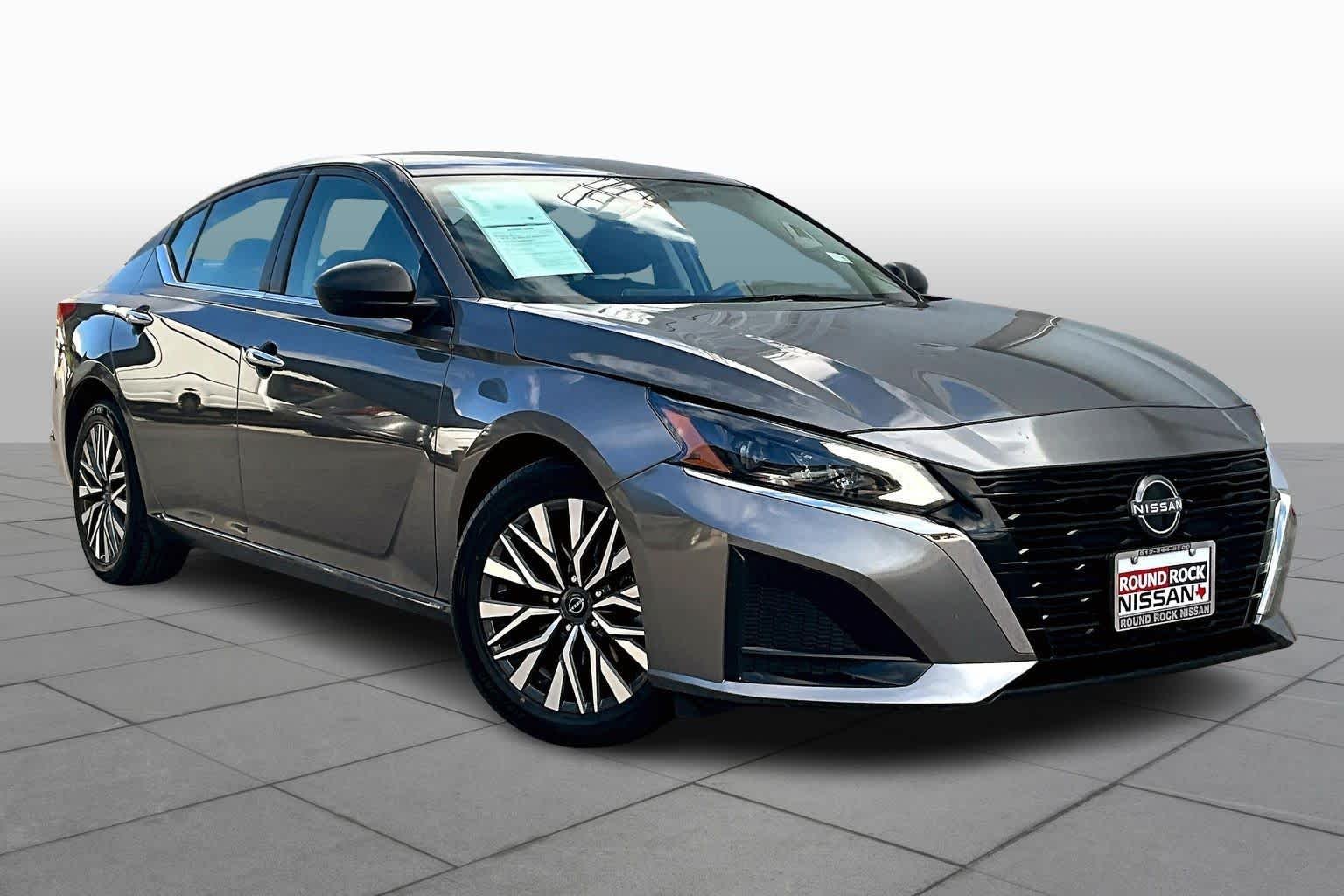 Used 2024 Gun Metallic Nissan 2.5 SV image 2