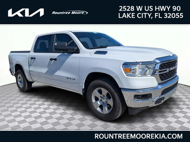 2024 RAM 1500 Big Horn/Lone Star 4x4 Crew Cab 5'7's photo