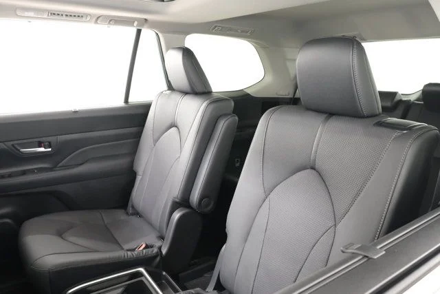 Certified Used 2026  Toyota Limited image 34