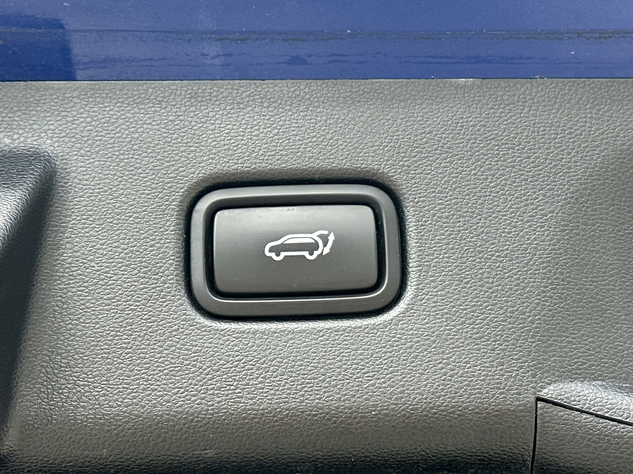 Used 2022 Intense Blue Hyundai SEL image 38