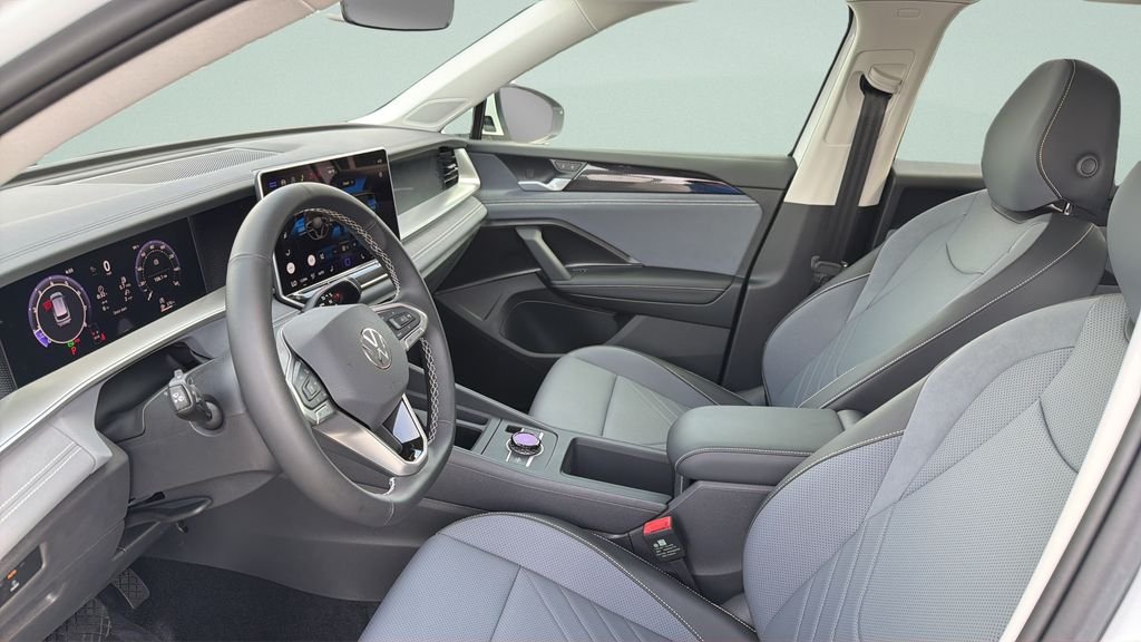 New 2026 Pure White Volkswagen 2.0T SE image 30