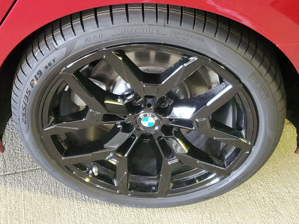 Used 2026 Vegas Red Metallic BMW 330i image 5