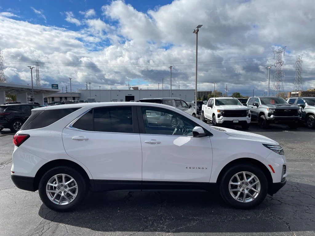 Used 2022 White Chevrolet LT image 7