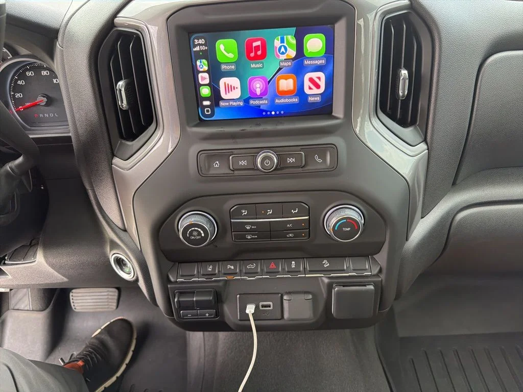 Used 2024 White Chevrolet Custom image 19