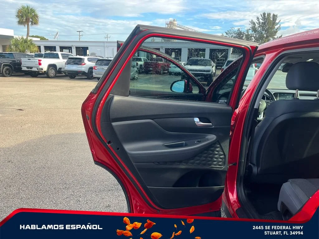 Used 2020 Red Hyundai SE image 29