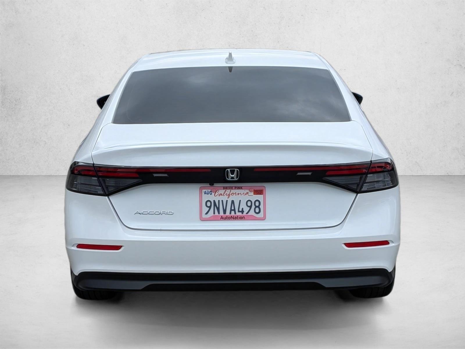 Used 2024 Platinum White Pearl Honda EX image 7