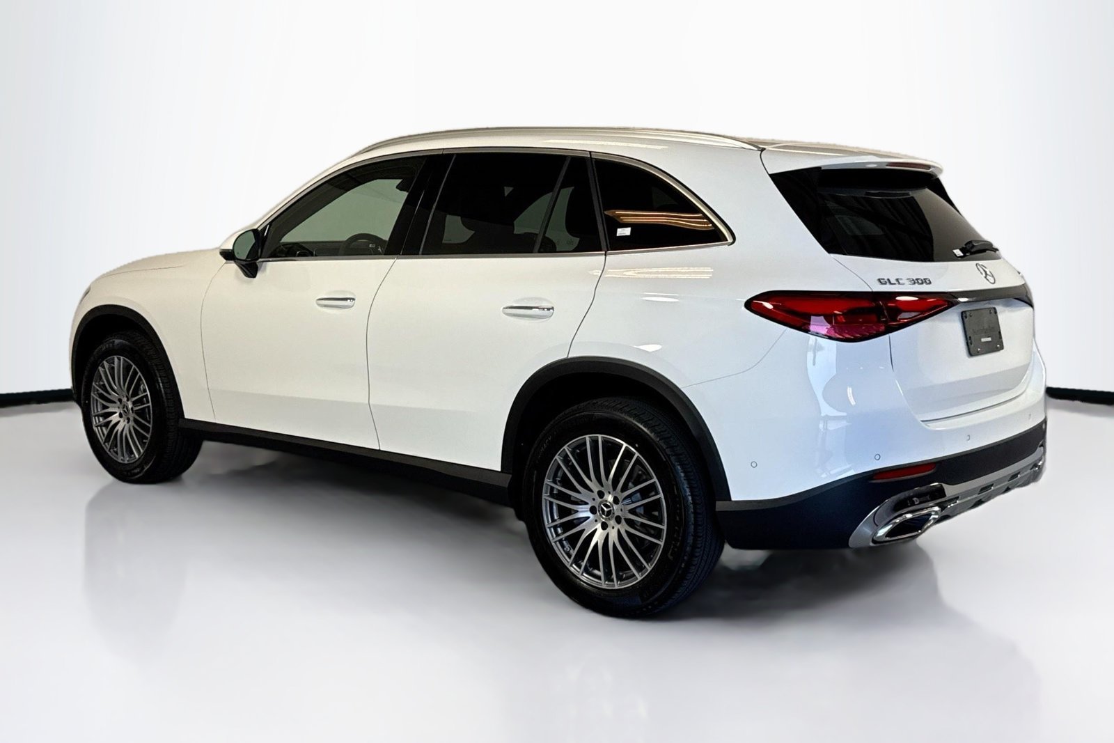 New 2026 Polar White Mercedes-Benz GLC 300 image 7