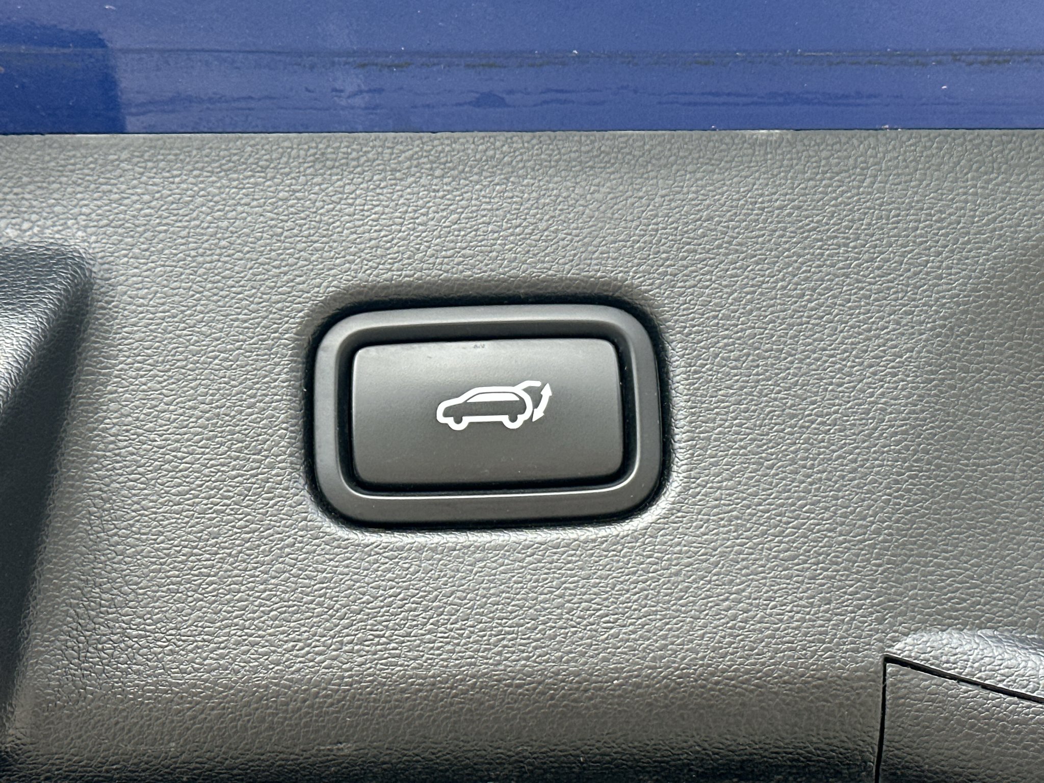 Used 2022 Intense Blue Hyundai SEL image 38