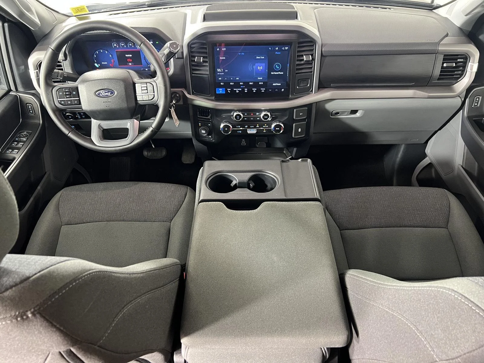 Used 2025 Silver Ford XLT image 4