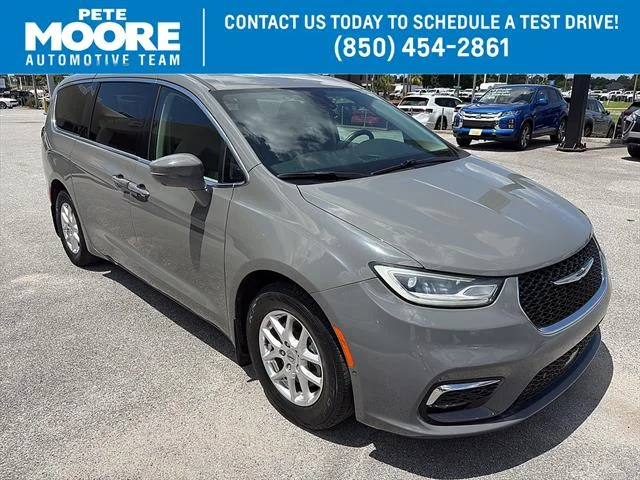 2021 Chrysler Pacifica Touring L's photo