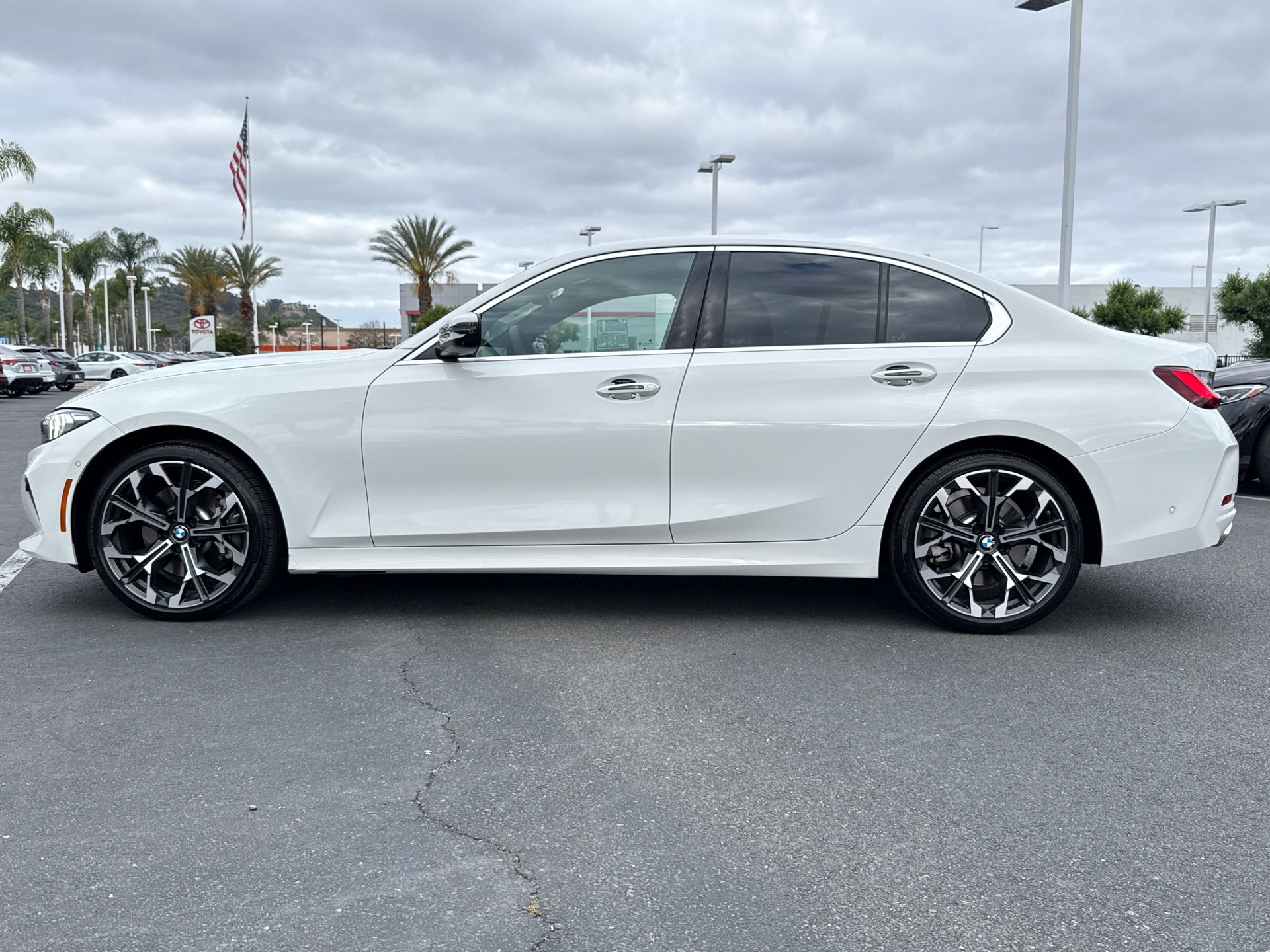 Used 2025 Alpine White BMW 330i image 7