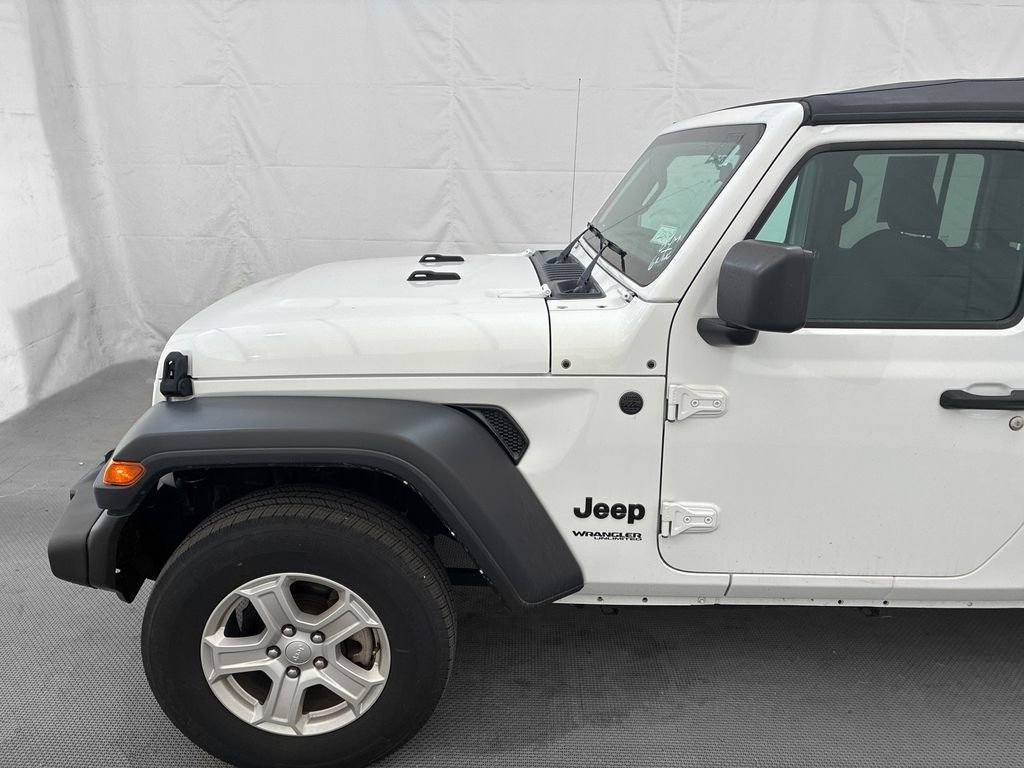 Used 2022 White Jeep Unlimited Sport S image 3
