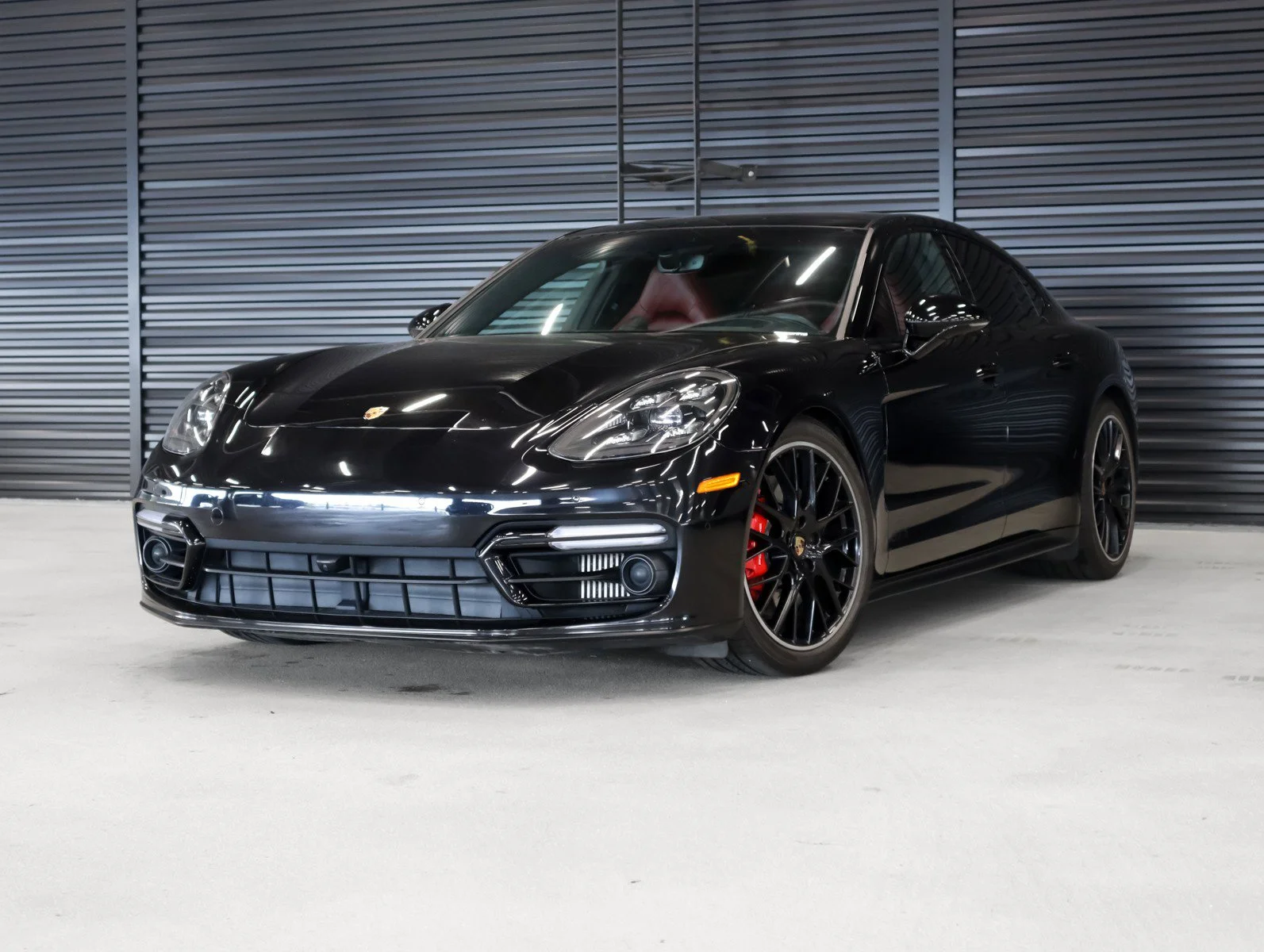 2022 Porsche Panamera GTS's photo