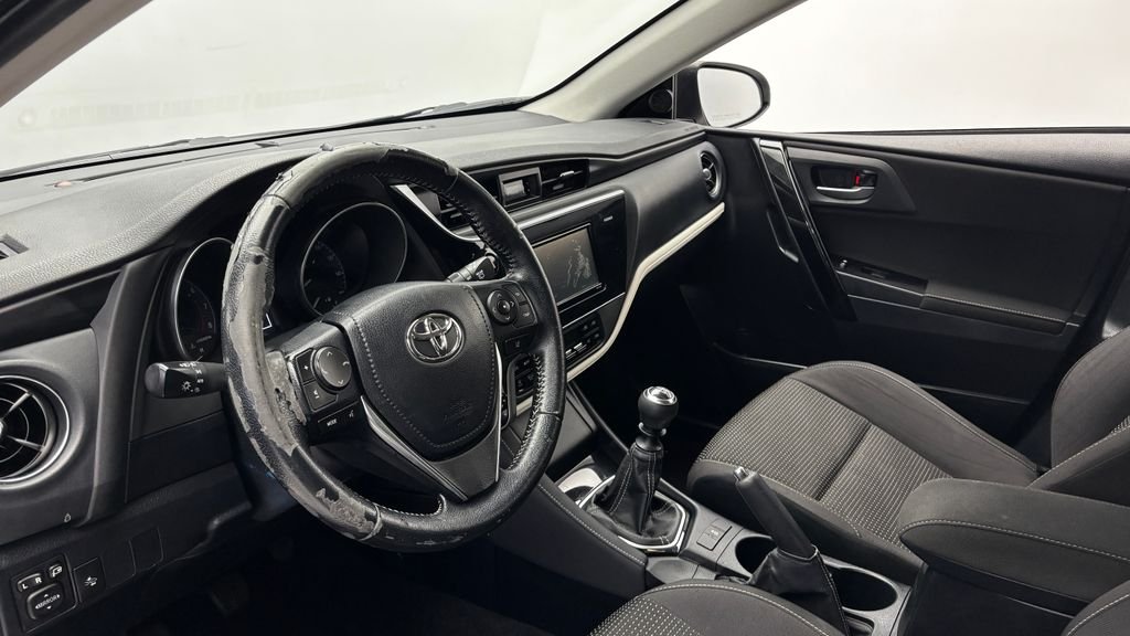 Used 2017 Silver Toyota Base image 13