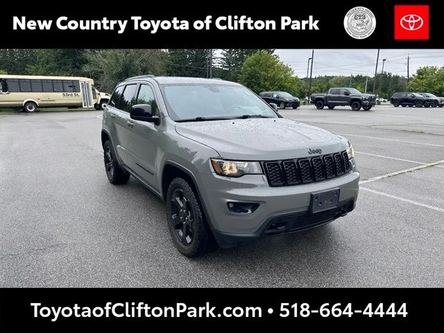 Used 2020 Gray Jeep Laredo image 1