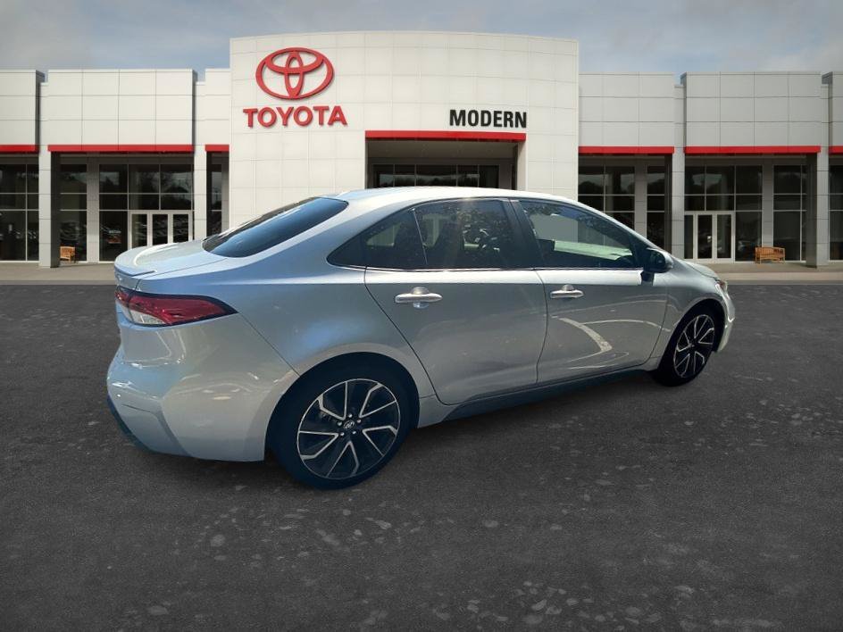 Used 2022 Classic Silver Metallic Toyota SE image 20