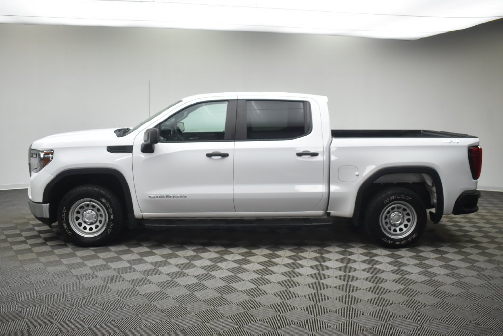 Used 2019 White GMC Base image 9
