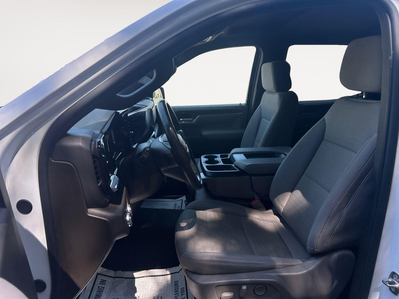 Used 2024 Summit White GMC SLE image 9