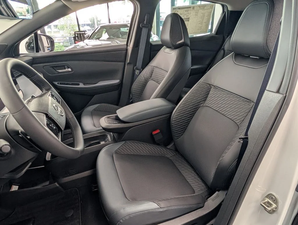 2026 Nissan LEAF Platinum+ - Photo 9