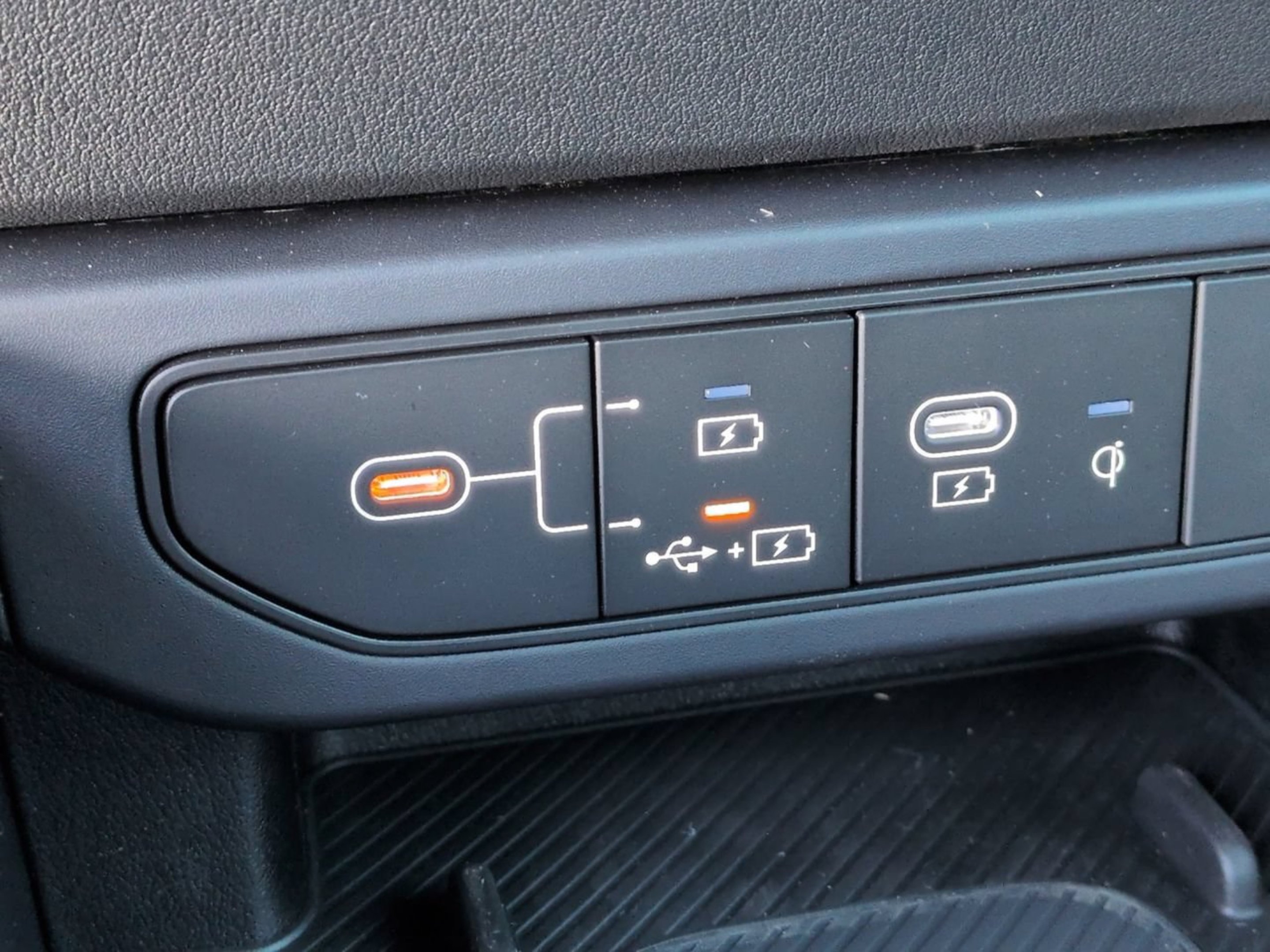 New 2026 Snow White Pearl Kia GT-Line image 18