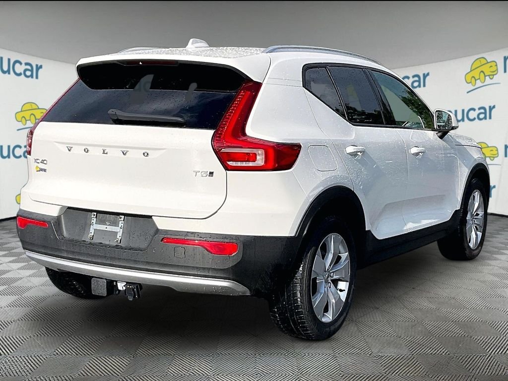 Used 2020 White Volvo Momentum image 6