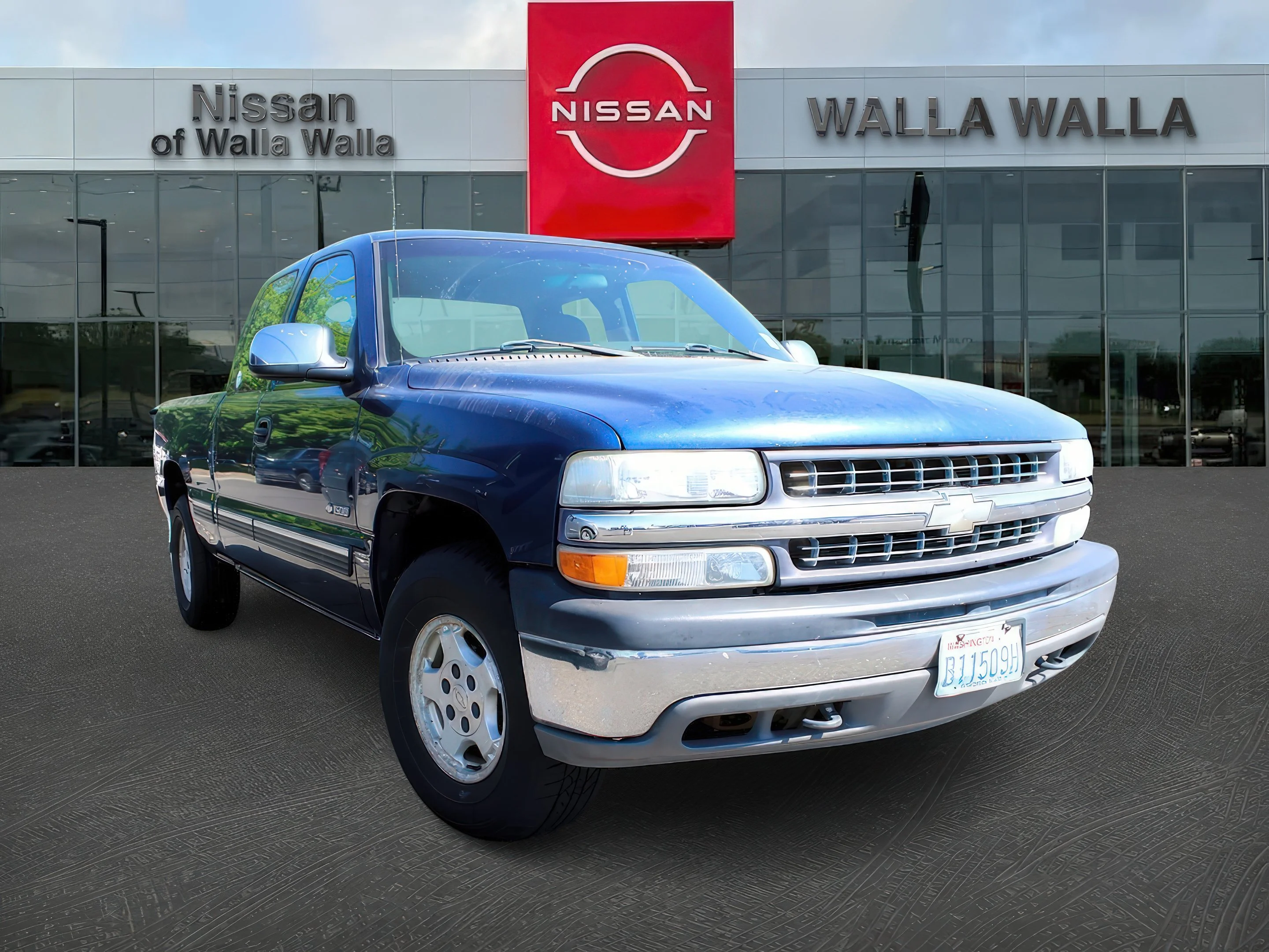 2002 Chevrolet Silverado 1500 4WD Extended Cab SWB LS's photo