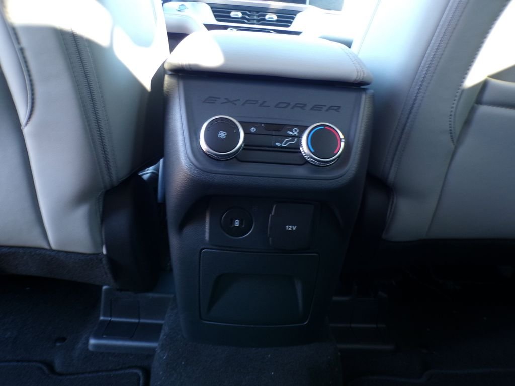 New 2026 Agate Black Metallic Ford Active image 26