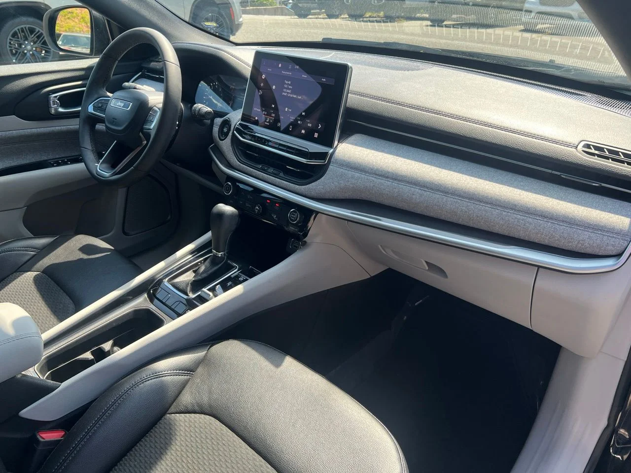 Used 2023 Black Jeep Latitude image 26