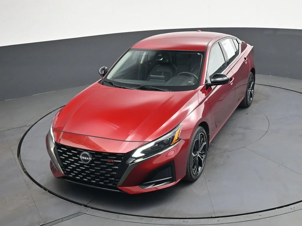 Used 2025 Red Nissan 2.5 SR image 41