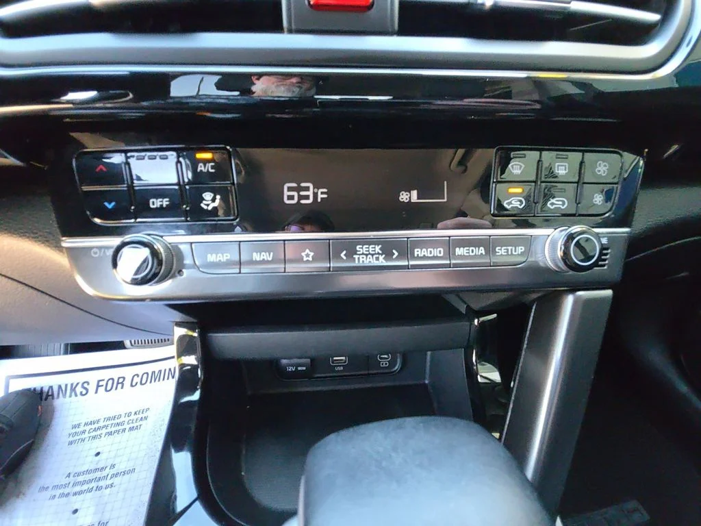 Used 2024 Black Kia S image 17