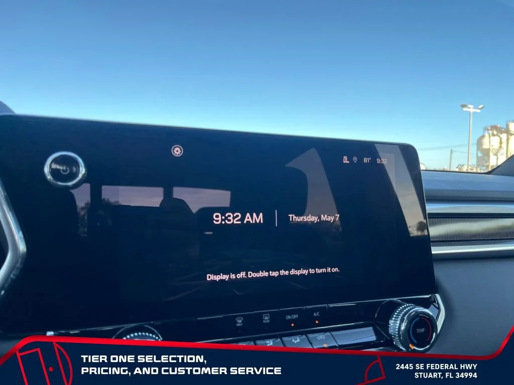 New 2026 Summit White GMC Elevation image 29