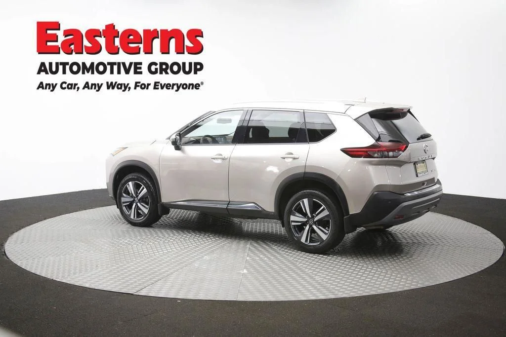Used 2021 Gold Nissan SL image 67
