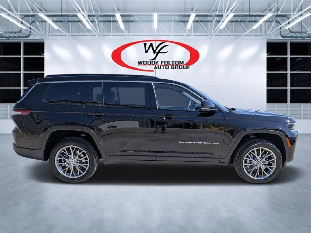 New 2027 Black Jeep Limited image 2