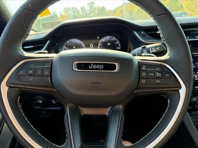 Used 2025 Bright White Clearcoat Jeep Altitude X image 14