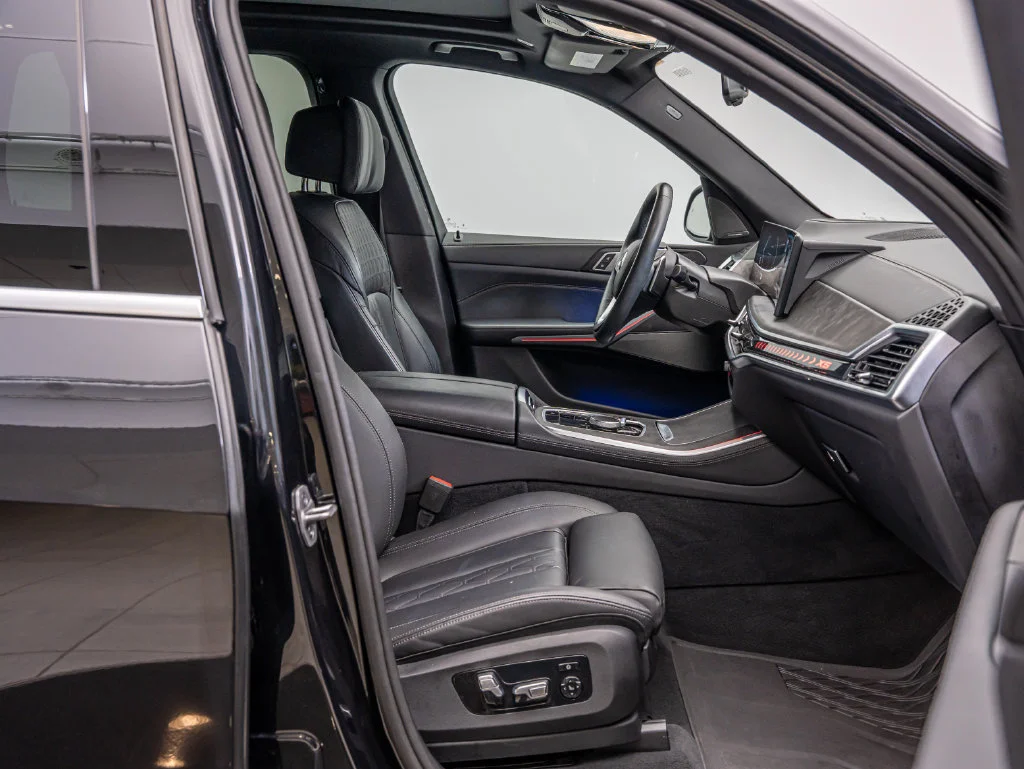 Used 2024 Black Sapphire Metallic BMW xDrive40i image 27